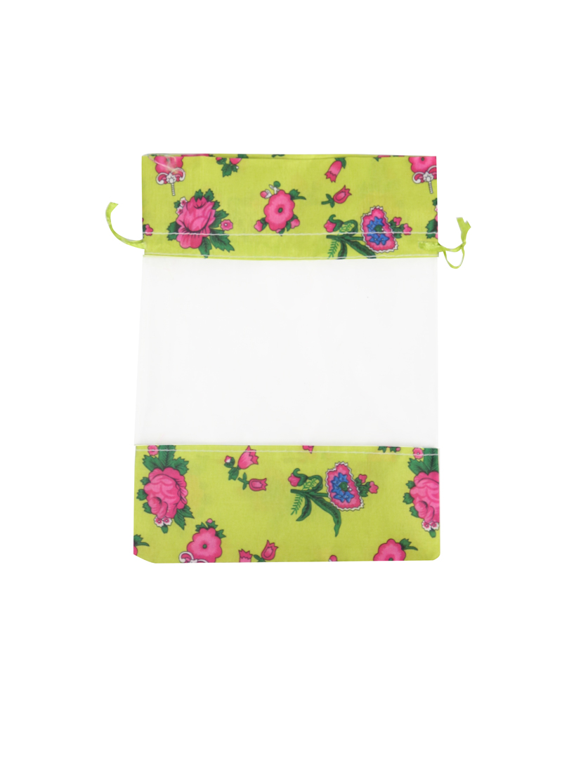 Daiso-Haj-Al-Laila-Gift-bag-Emirati-Design