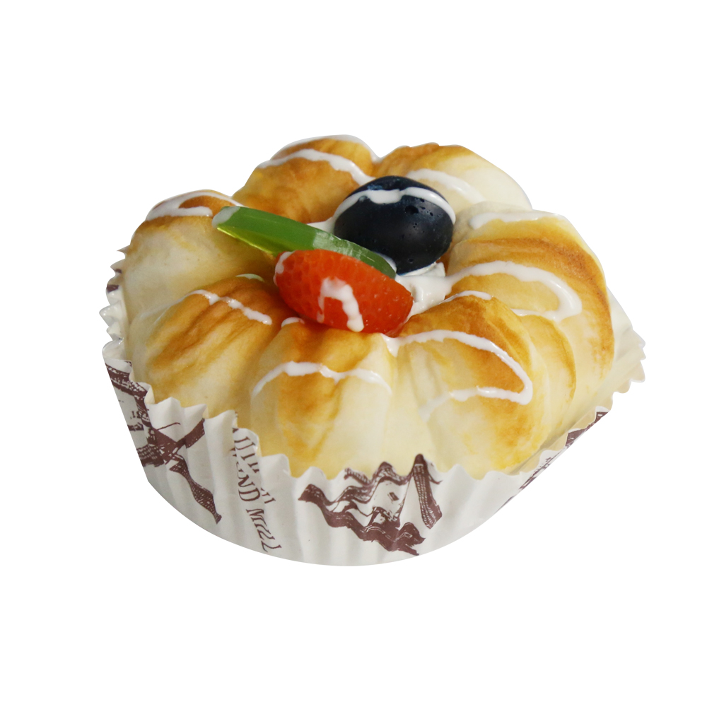 2R-Daiso-Accesories-squishy-flower-shaped-pastry-food-magnet
